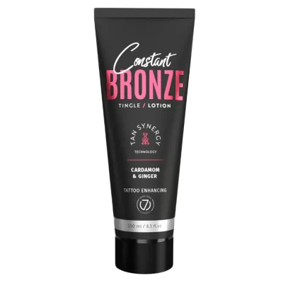 "Seven Suns Constant Bronze Tingle 250ml soliariumo losjonas - juoda pakuotė su rožiniu akcentu, su kardamonu ir imbieru, dilgčiojantis efektas kūnui, drėkinantis ir paryškinantis tatuiruotes, su Tan Synergy technologija intensyviam įdegiui