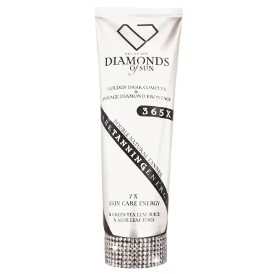 Soliariumo kremas"Diamonds of Sun"Dark tanning energy.Sudėtyje yra žaliosios arbatos ir alavijo lapų sulčių. Baltos tūbelės dizainas su deimanto logotipu viršuje ir blizgančiu deimantų papuošimu apačioje.250ml